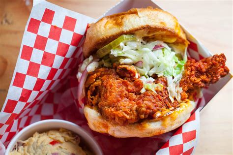 The BEST Nashville Hot Chicken in LA is at Howlin Rays shorts foodshorts hotchicken